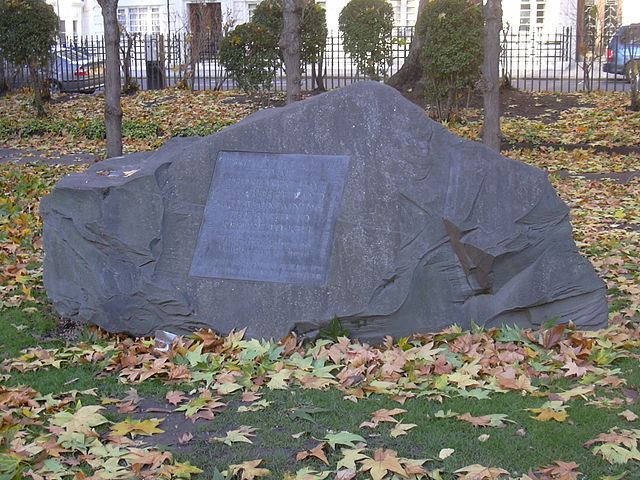 Memorial to Conscientious Objectors public domain Vernon 640px DSCN1999TavistockSqConcObj